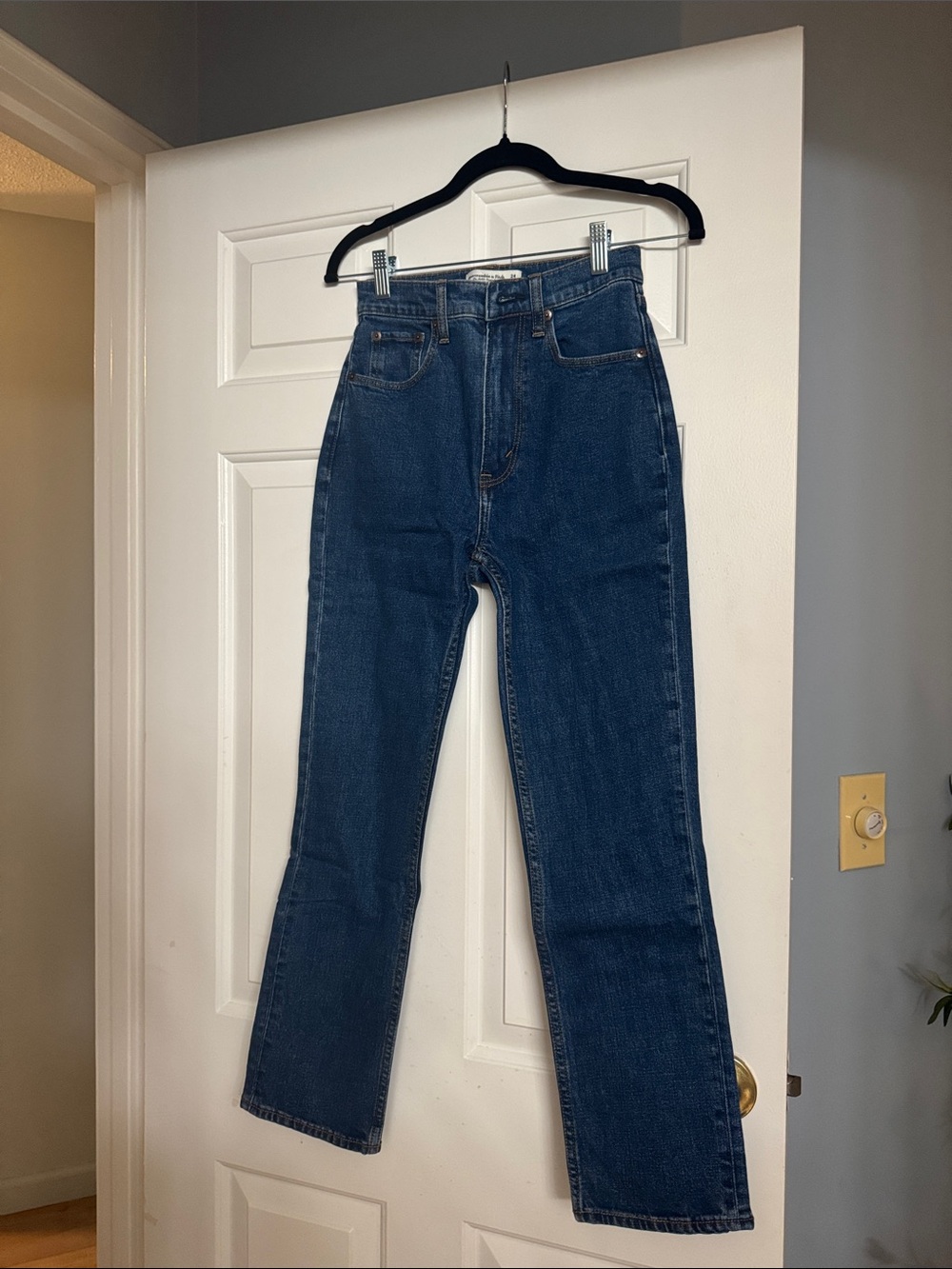 Abercrombie Ankle Straight Ultra High Rise Jeans - Dark Wash
